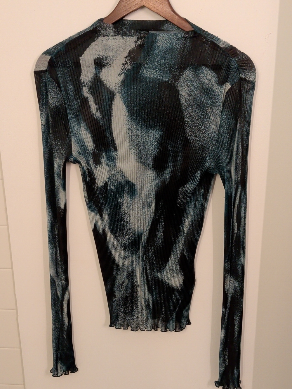 NWoT Boss Long-Sleeve Ribbed Top in Teal & Black Wash